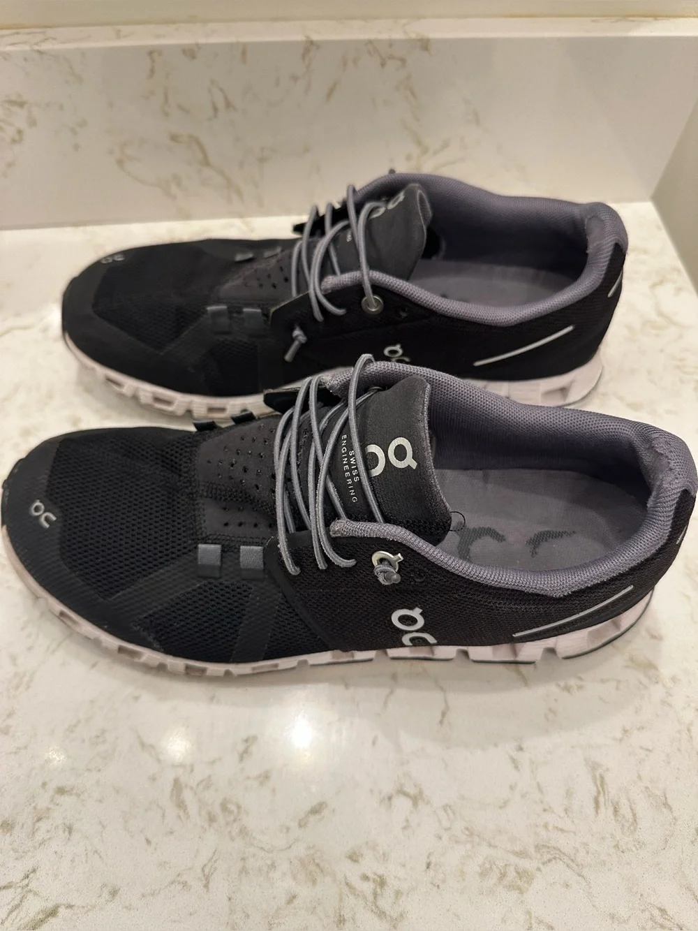 On Cloud 5 Women’s Running Shoes 8.5
